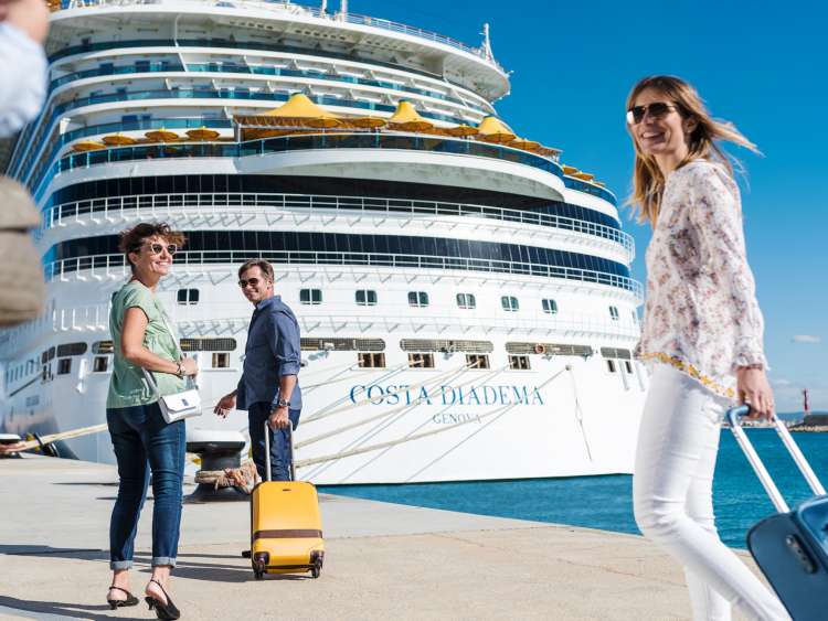 What should I bring on a cruise? Costa tips on packing your suitcase