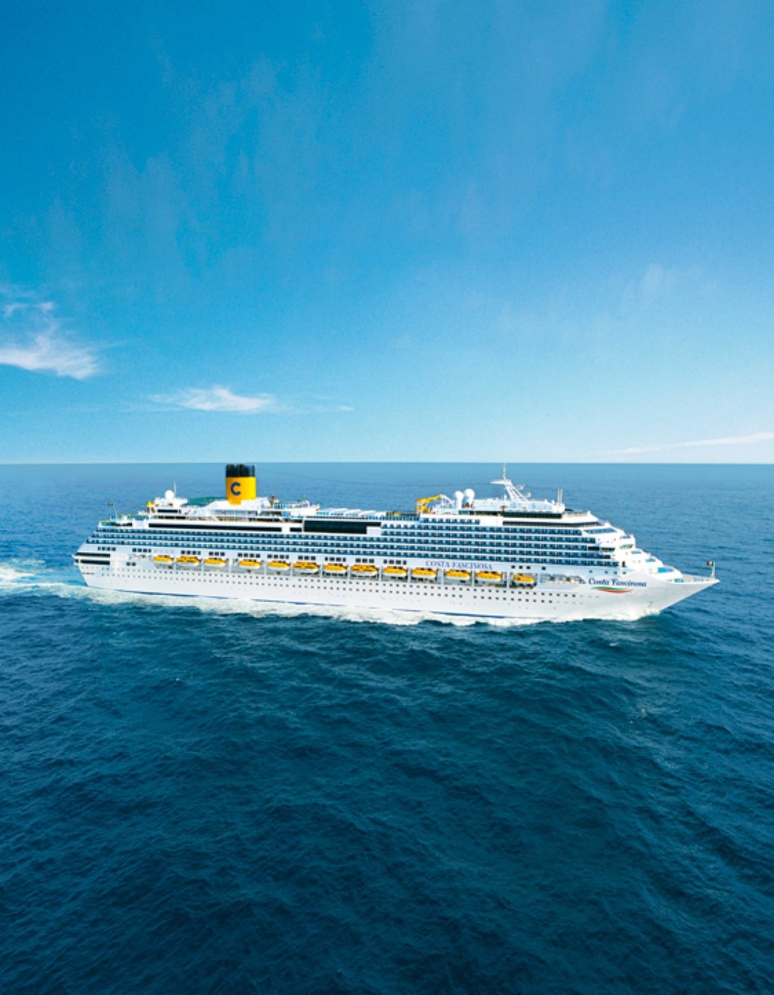 Costa Fascinosa: routes, photos, cabins and decks