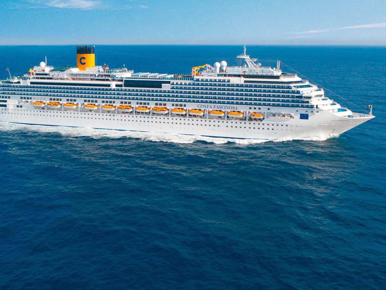 costa fascinosa a live show costa cruises